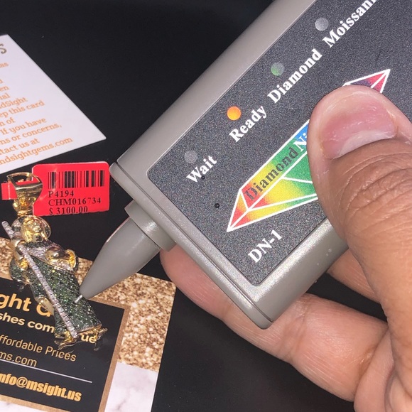 Jesus REAL DIAMOND pendant NOT CZ NOT LAB MADE Wow - Picture 4 of 9